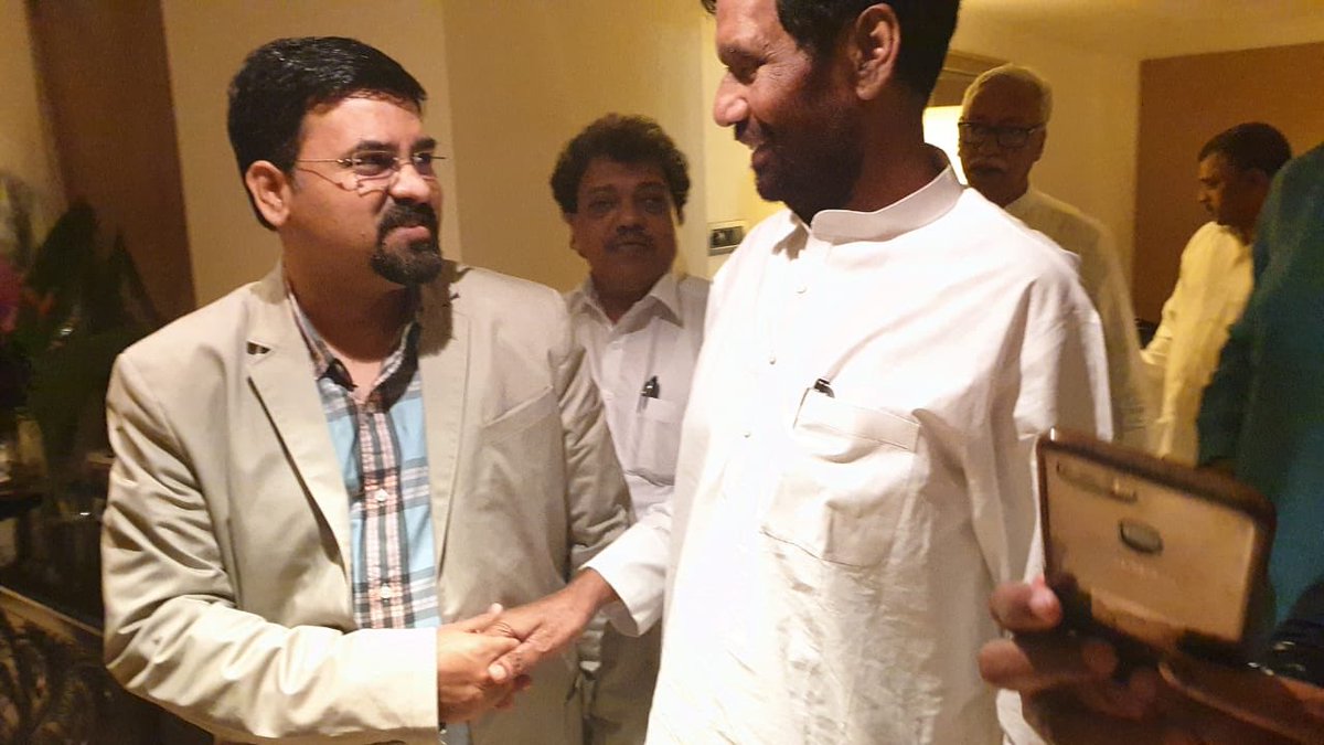 nitinkhandvikar's tweet photo. Was a part of delegation led by Hon @RamdasAthawale ji had a great discussion with Hon @irvpaswan ji &amp; Hon #ChiragPaswan ji at #Juhu, Mumbai.. their journey from #Karyakarta to #Leader is true inspiration.. without struggle nothing is easy.. #GreatExperience #LJP #RPI #ONI https://t.co/zsMDnNdoyq