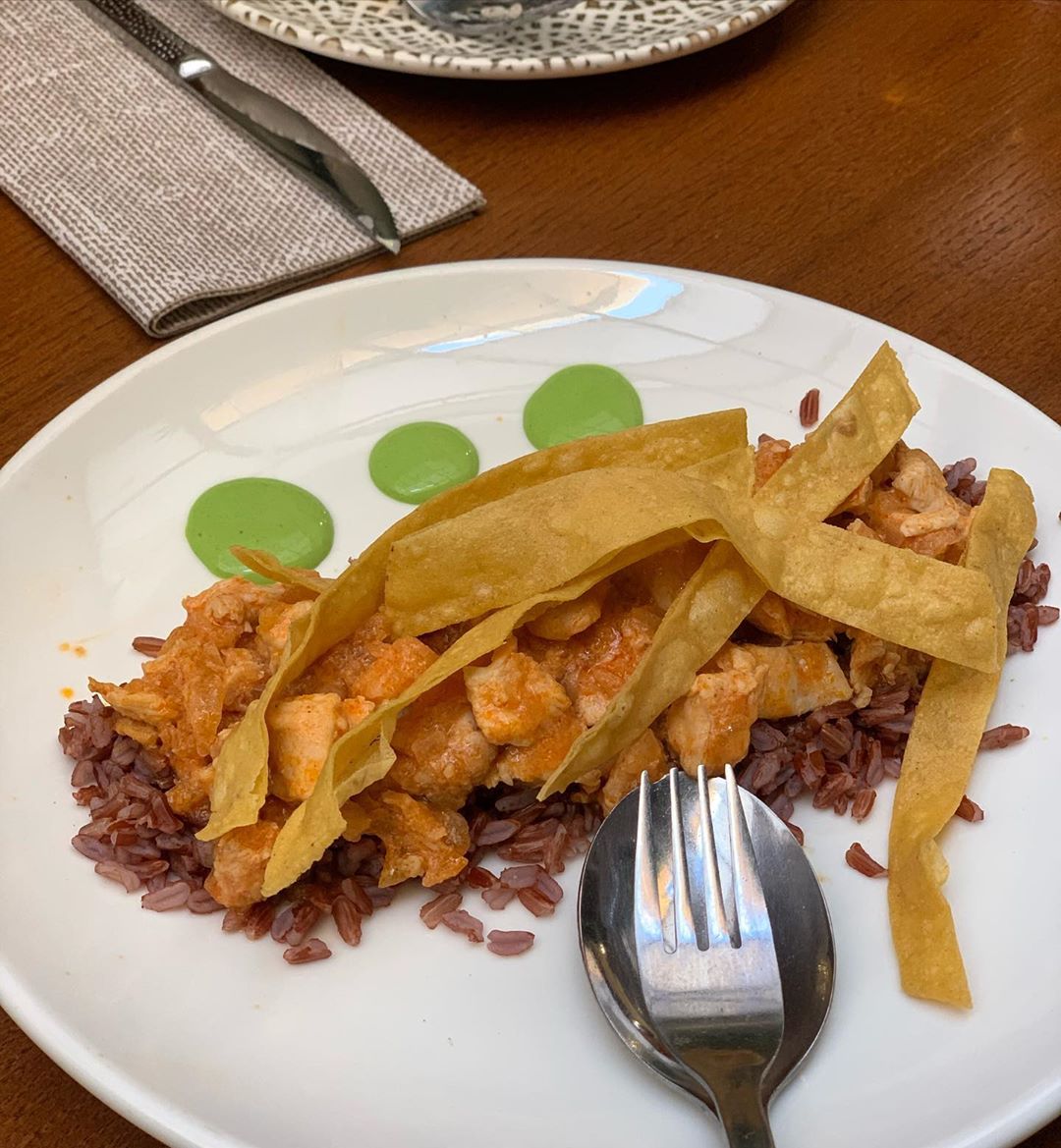 Pasajetapas's tweet photo. En el Pasaje Tapas siempre encontrarás la mejor calidad, tanto dentro como fuera de carta, hoy te recomendamos pollo tikka masala con arroz negro.

¡A disfrutar! 😋 https://t.co/kK9siKlrc0
