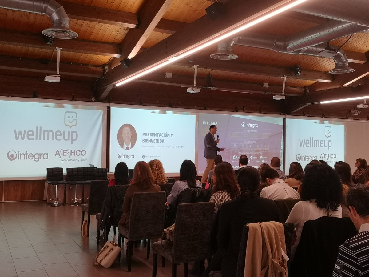 Ya hemos comenzado con nuestro evento junto con @aserhco para presentar #escueladebienestar ¡Bienvenidos!