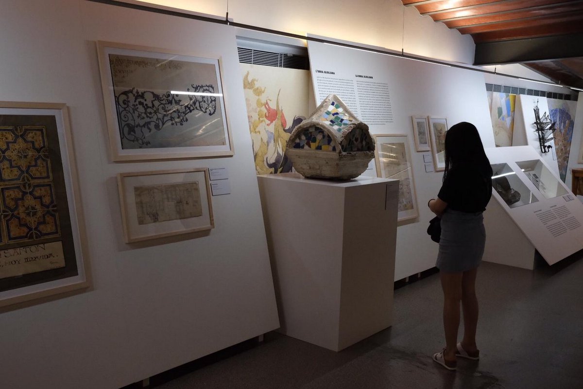 jujol140's tweet photo. #Jujol140 Últims dies per visitar l'exposició 'Jujol, l'arquitectura del color' al @PalauGuell de Barcelona. Fins al proper diumenge 03/11, una exposició monogràfica que reconstrueix la trajectòria d'un dels arquitectes catalans més originals del segle XX. Te la perdràs? https://t.co/BWQgUNTOYp