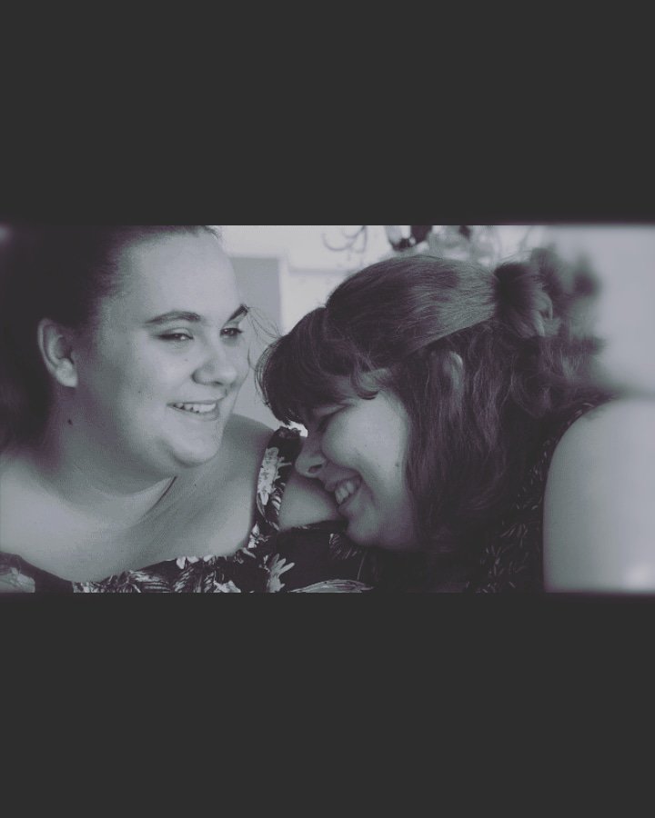 Oxymore ✒️ pouf lesbienne ✨ tweet media