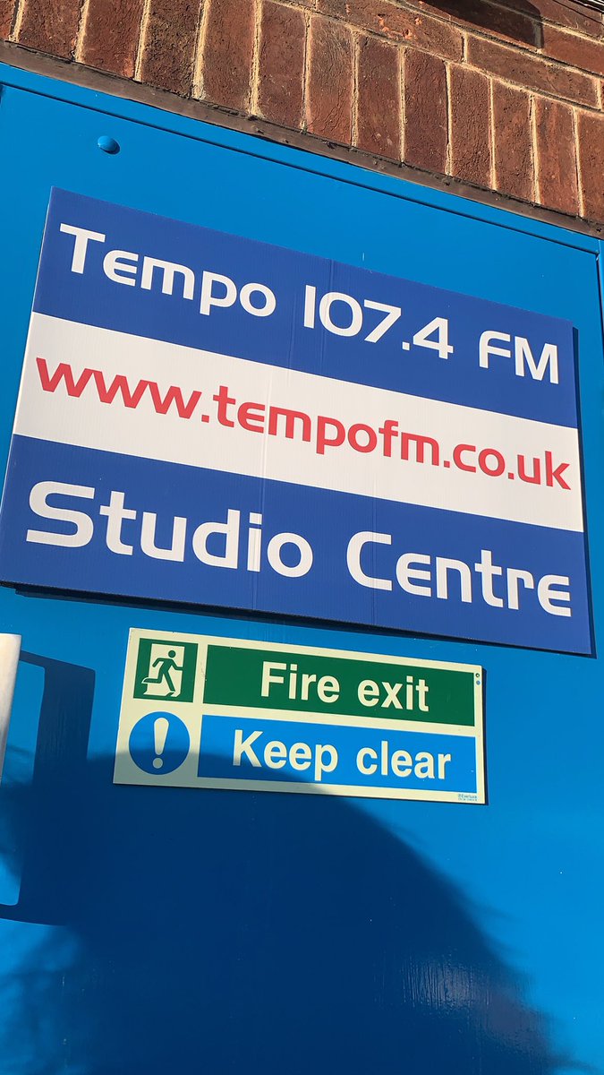 bethsitek's tweet photo. Talking to @tempofmwetherby for the next two hours all things @SunflowerFound, @CR_UK &amp; #KarenFest! Listen in! https://t.co/M9iHHJyKGn