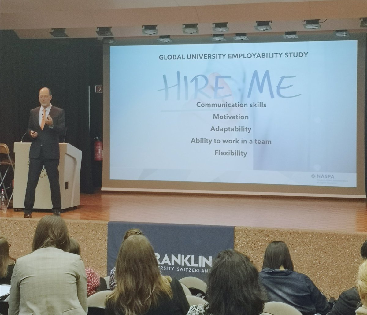 EUCA_BXL's tweet photo. #SoftSkills to develop at #University during College years. How to do that? Having #creativity, #enterpreneurship, #ethics, #culturalagility #teamworking in your new curriculum. It is about #Humanics. @NASPApres @ #EUConf4SAS https://t.co/4ZRcr2hogE