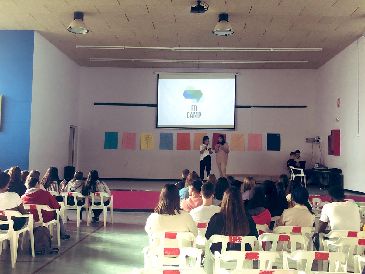 edcampCAT's tweet photo. A l’@EdCampTEbre d’alumnat ens expliquen què farem avui: aprendre, xalar i debatre... sense professors! Sí, sí, així com ho sentiu: un @edcampCAT d’alumnat per a (només) alumnat! Seguiu-nos, aviat us explicarem quins són els temes educatius que els estudiants han proposat! 💭 https://t.co/DS3Jyx2cb3