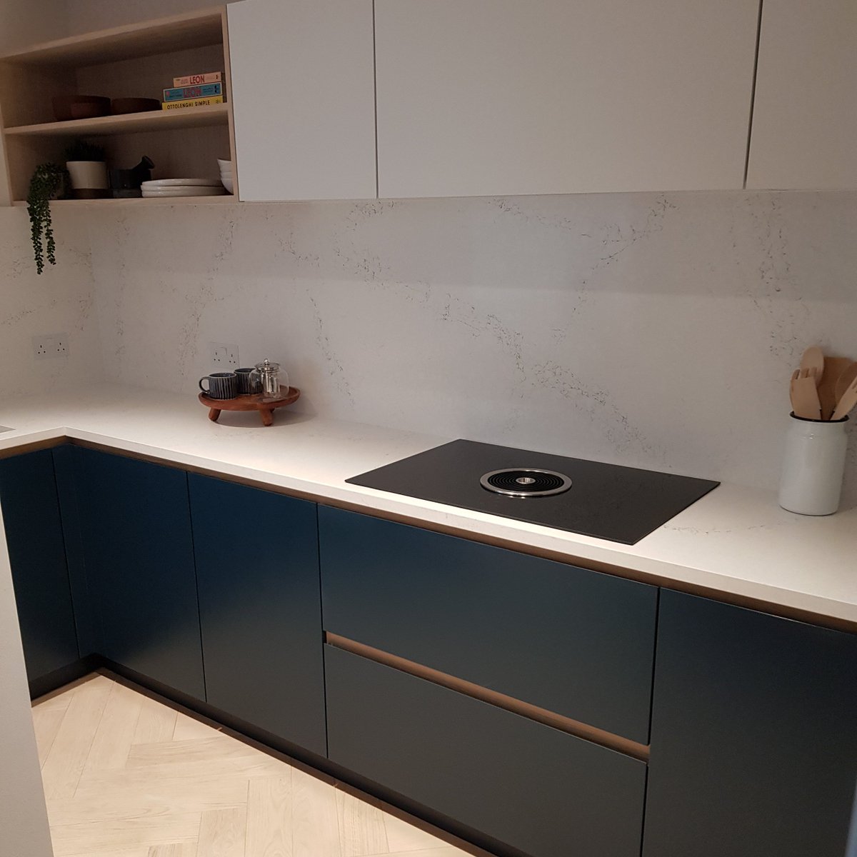 CRLstone's tweet photo. Harris and Home maximised the space in this project by creating a stunning U-shaped kitchen complete with breakfast bar. The base units are finished with @FarrowandBall Hague Blue paint which complements the CRL Quartz Statuario Bianco worktops perfectly.
#ushapekitchen #kitchen https://t.co/YCJDTlMqzU