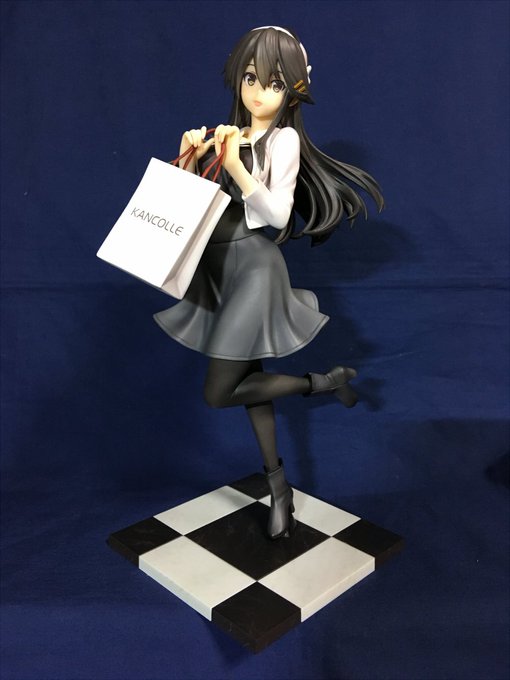 榛名のお買い物modeフィギュア来てた!お顔も可愛い!出来が良い!それとファニーナイツ金剛ばりのおしり造形が素晴らしい…あとちょっと衝撃的だったのが、ノーブラっぽいことなのよ… 