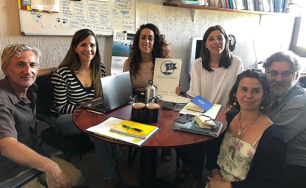 Noctilucamaryc1's tweet photo. Agradecidas y emocionadas tras esta reunión para #Asdeguía🇧🇧 con Cintia y Marta de @FECYT_Ciencia, Juan Ferrer de las entidades de acogida #FEIAB y el profesor Pep Lluis Oliver, evaluador de este proyecto de #cienciainclusiva,
⚗️✨en la facultad de educación de la @UIBuniversitat https://t.co/jZIQPphmgr