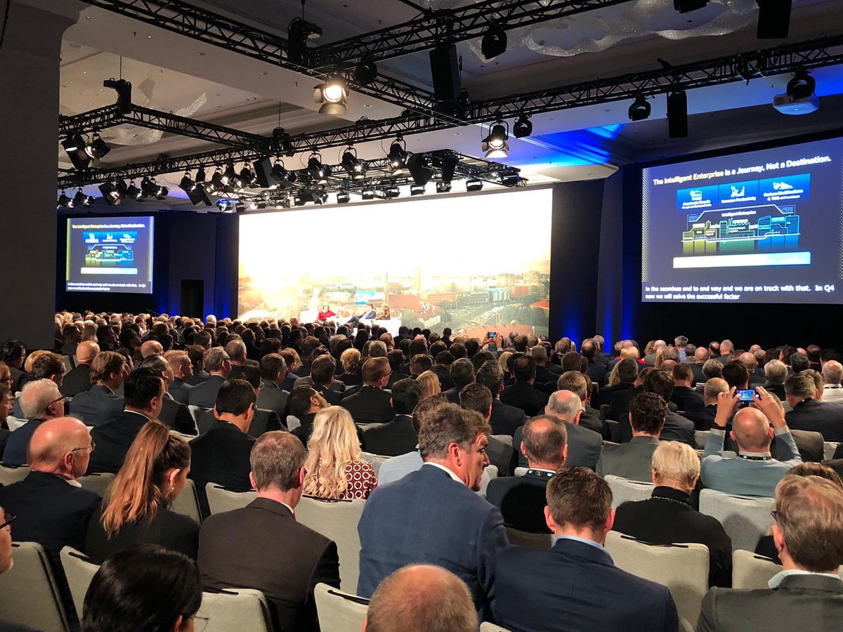 ChrstnKlein's tweet image. Full house at #SAPSelect in Berlin! Thrilled to engage with our customers on the next chapter for @SAP, talking all things #intelligententerprise, #integration, #innovation and #experiencemanagement with @JenniferBMorgan
