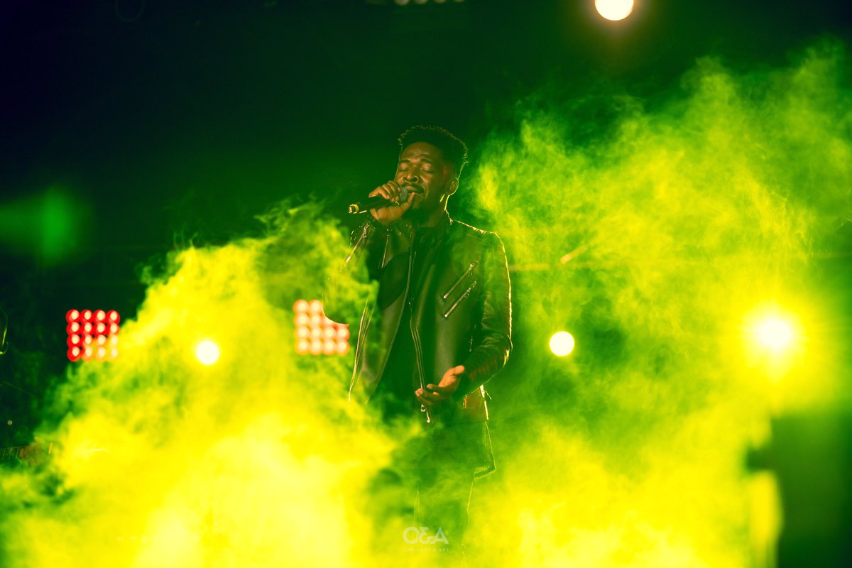 ordinaryandart's tweet photo. A show for the ages! 💥#johnnysroomlivelagos 
Thank you for blessing us to good music @johnnydrille 🎶
Thread! 👇🏾

#OrdinaryandartEvents https://t.co/5Jd87Jl3tP