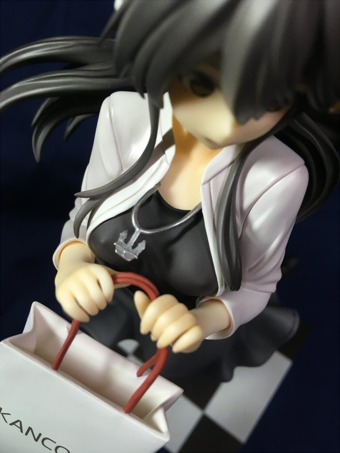 これは榛名が提督とのデートに浮かれすぎてうっかりブラつけ忘れとかそういう…? とにかくお顔めっちゃ可愛いし、ヘアピンやカチューシャ、小物もGOODデス。うーん可愛い 