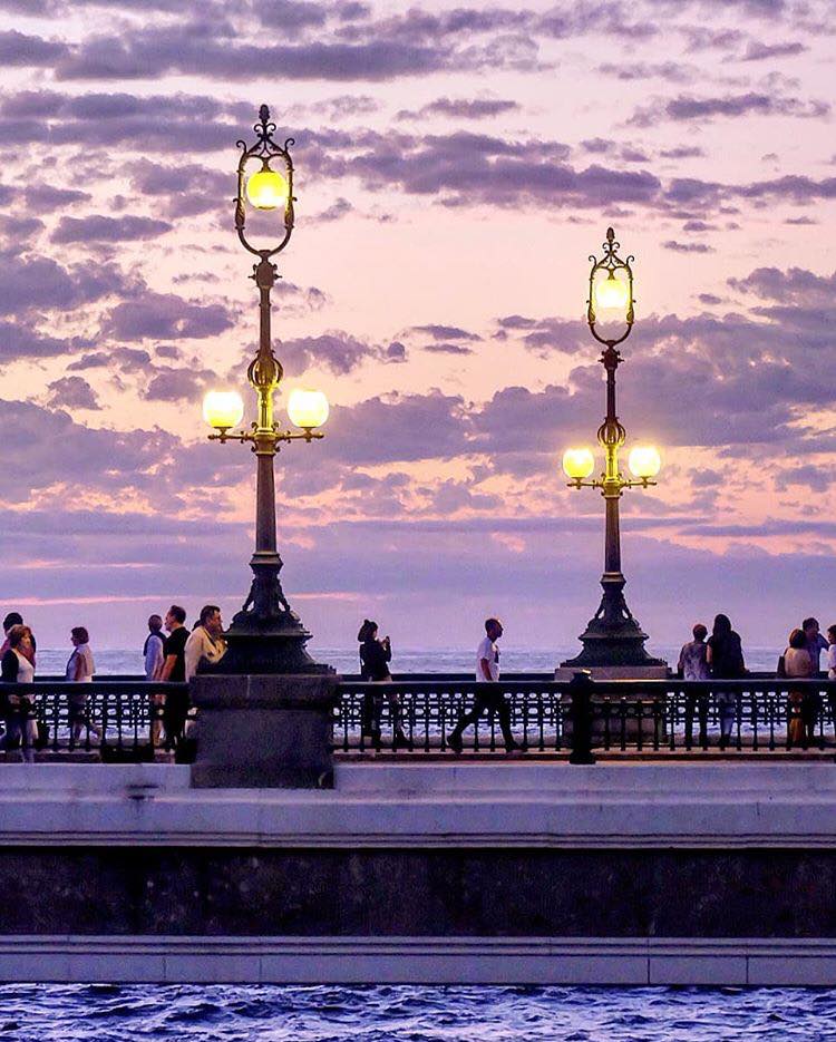 BenegasPerfumes's tweet photo. Esta semana tenemos un pequeño puente... ¿Y si lo disfrutas en #Donostia - #SanSebastian?

📷 @ion_gorriti (IG)

#perfumeríabenegas #sunset #basquecountry #paysbasque #euskadi #snsnregion #basqueluxury https://t.co/ofCcalWHd5