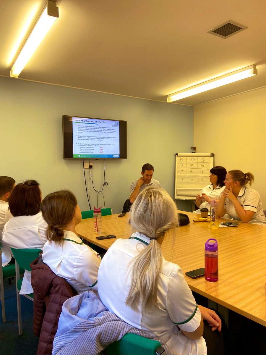 BurnipRachel's tweet photo. @stupharmacist in action 📸 Stu is our Paediatric Pharmacist &amp; he’s delivering a very informative &amp; interesting session to our @CDDFTpharmacy Technicians about Paed medicines, common issues we might encounter &amp; more! Thanks Stu 🙌🏻 #CDDFT #OneTeam #SafeCompassionateJoinedUpCare https://t.co/L14sAppfoZ