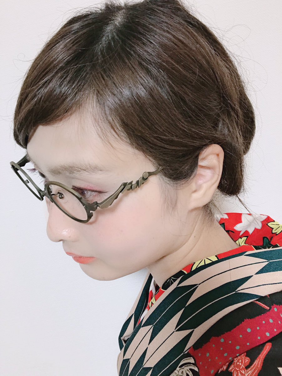 エペル嬢 Auf Twitter ポリの矢絣と曽祖母の帯で雨の日 大正浪漫コーデ 丸メガネ いいえ Wao です アンティーク風のメタルの質感が アンティーク着物にしっとり寄り添う 横から見ても一癖ありつつ 美しー 影郎デザインワークス キモノメガネ エペル嬢 Auf Twitter ポリの矢絣と曽祖母の帯で雨の日 大正浪漫コーデ 丸メガネ いいえ Wao です アンティーク風のメタルの質感が アンティーク着物にしっとり寄り添う 横から見ても一癖ありつつ 美しー 影郎デザインワークス キモノメガネ