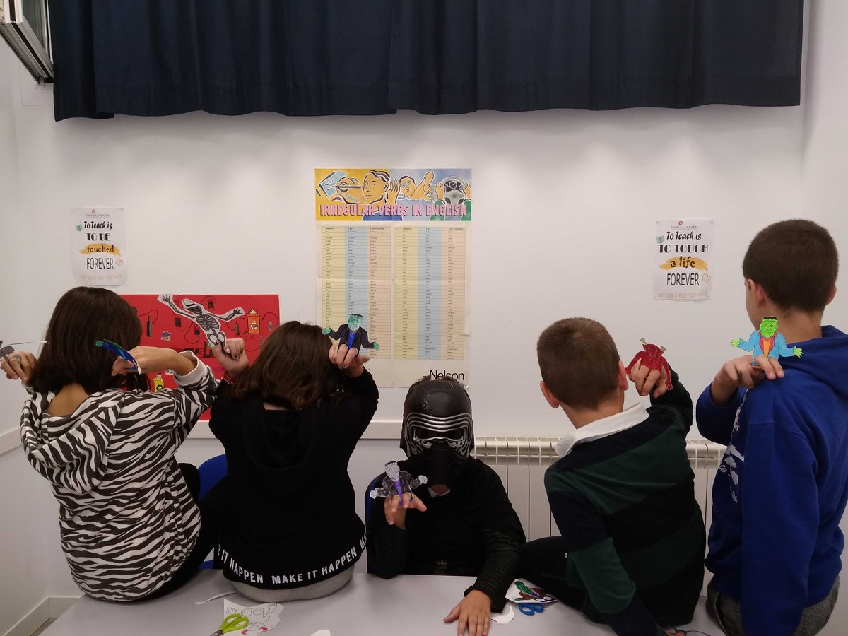 InglesalaCarta's tweet photo. 🎃#Halloween #puppets! Great fun for #kids 🎃 #Playinenglish #crafts🕸 https://t.co/OlJrCGJoCj