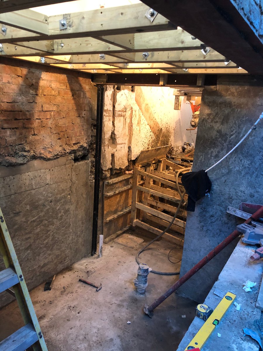 dRAWarchitects's tweet image. Making lots of progress this week on site creating this small semi-basement in Wandsworth Town. #dRAWArchitecture #Basement #LondonArchitects #InProgress #Construction