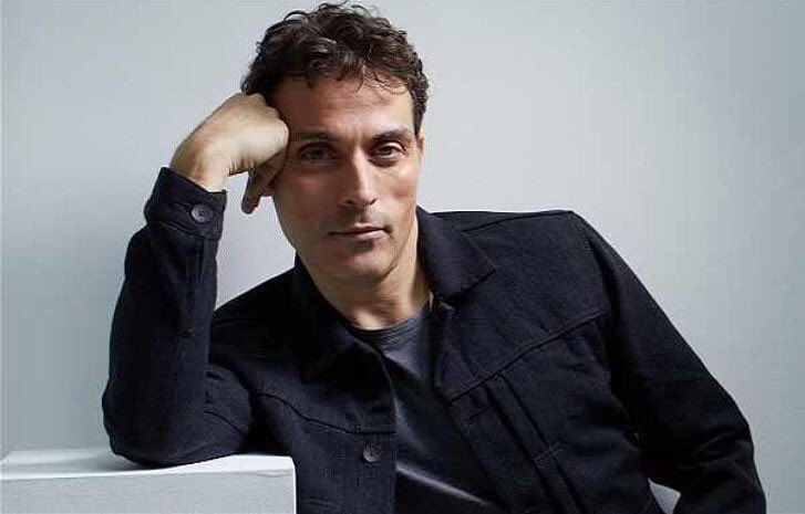 HAPPY BIRTHDAY RUFUS SEWELL - 29. October 1967.  Twickenham, Middlesex, England, UK 