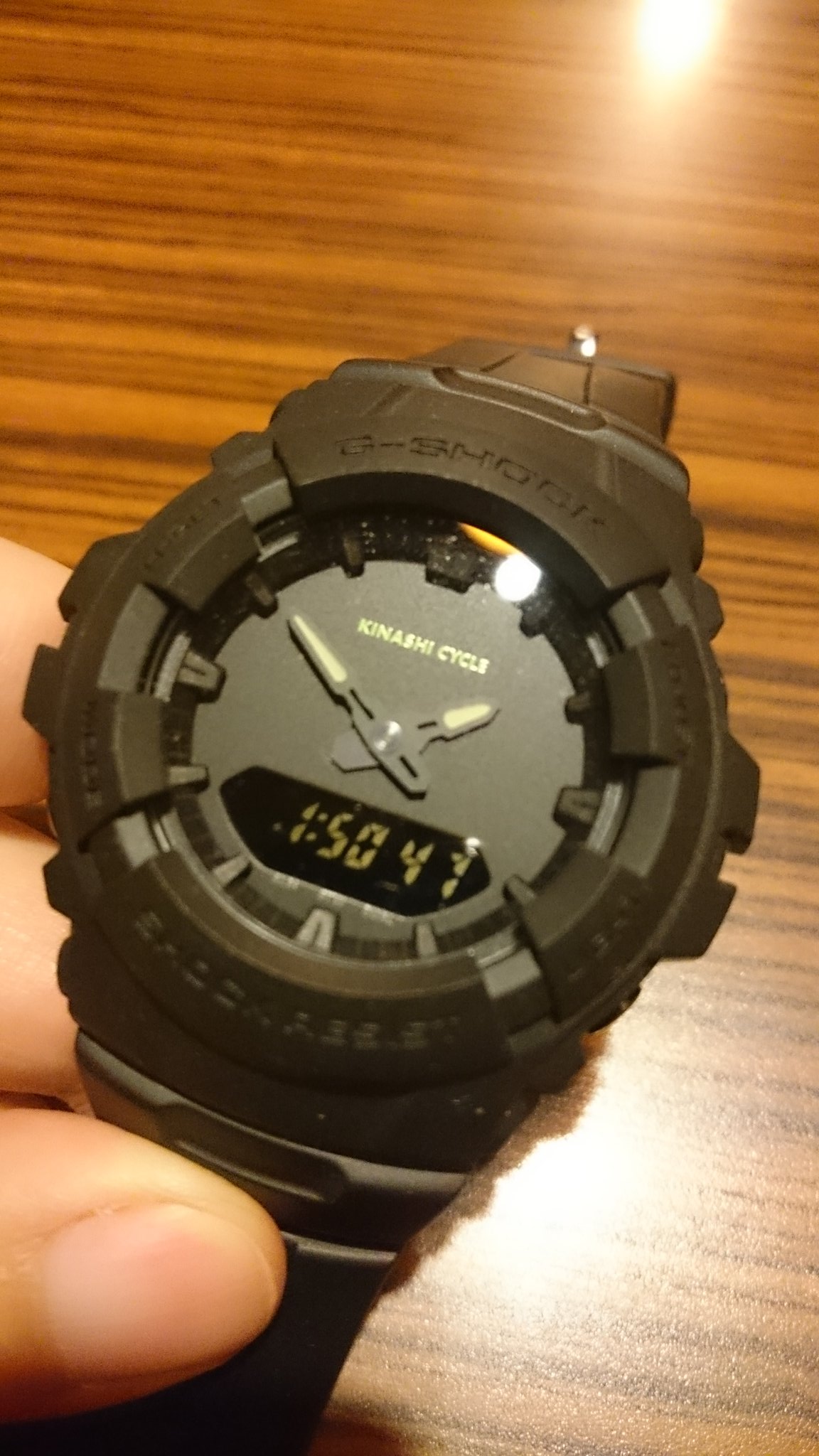 ハル太郎 En Twitter 日曜の夜勤明けはg Shock 木梨サイクル ノリさんのシンプル好きが反映されてるようなデザイン G 100って元が古いのでデジタルとアナログを別々に時間合わせします デジアナはデュアルタイムにできるから便利です 機能を使いつつアナログが