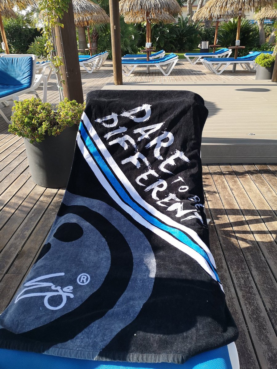 gavtheterrier's tweet photo. Not just for the squash bag @EyeRackets #eyerackets #daretobedifferent https://t.co/A5s4O3TW3F