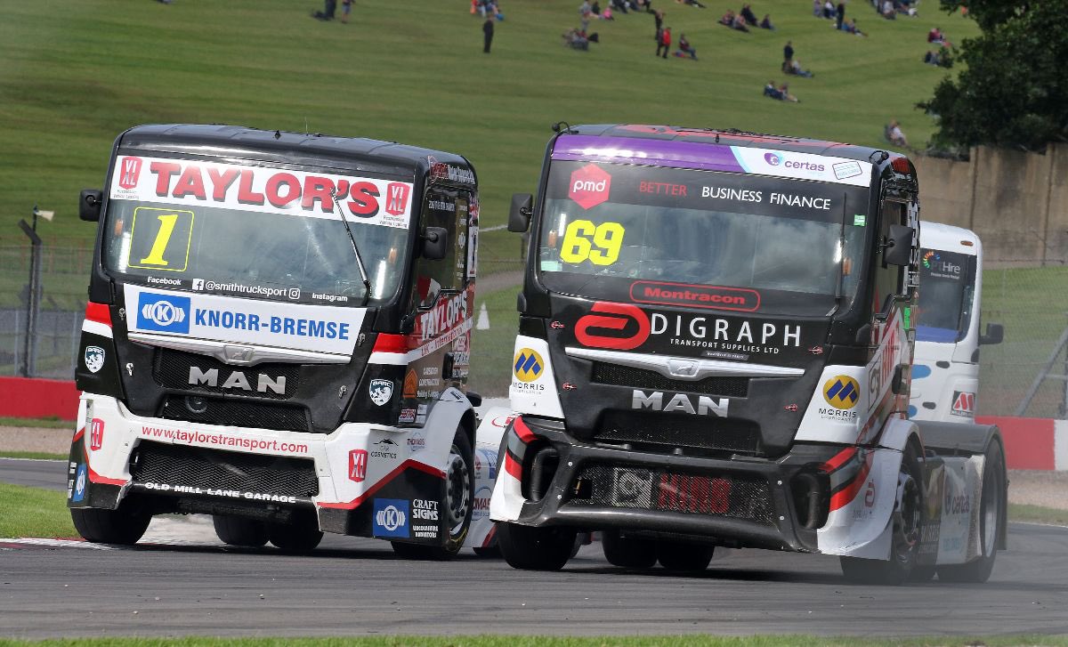 BTRAOfficial's tweet photo. 📰 SEASON FINALE PREVIEW 

Fireworks are set to fly both on and off the track at @Brands_Hatch this weekend as we bring the curtain down on what has been a blockbuster 2019 campaign - and there’s plenty still to play for 💥

➡️ https://t.co/Fr2HSB3Az7

#BTRA https://t.co/igBTkqSUne