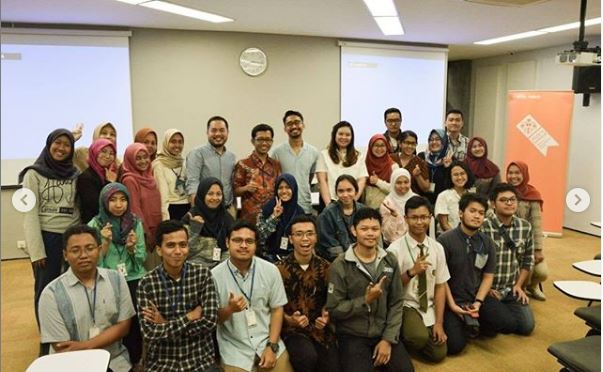 ialfedu's tweet photo. IALF Surabaya dan Nuffic Neso mengadakan acara Holland Alumni Sharing Session "How to choose best-fit university and major in the Netherlands?" pada tanggal 17 Oktober 2019 di IALF Surabaya. Info event-event selanjutnya, silahkan follow akun IALF @ialfedu #IALF #studyabroad https://t.co/JatI73MHGh