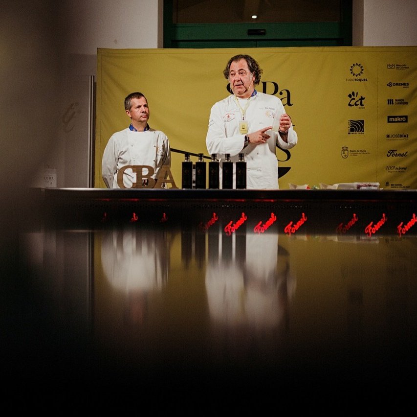 SopaDeLetrasET's tweet photo. Así vivimos parte de los #showcooking de ayer en #SopadeLetras19 ¡Espectaculares y deliciosos! Gracias a los chefs que nos acompañaron y nos preparan estos platos tan deliciosos 😍 https://t.co/762w50FZQQ