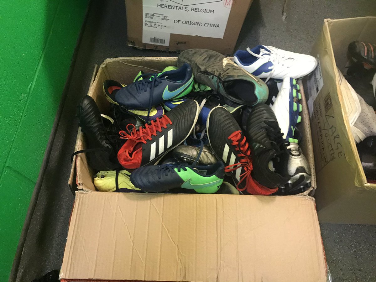 WallsendBoysFC's tweet photo. Last few days remaining!! We have had such an incredible response so far! Thank you! Keep your unwanted football boots and astro trainers coming into #KirkleyPark #Carricksbootroom ⚽️ https://t.co/6O1hPpk5zg