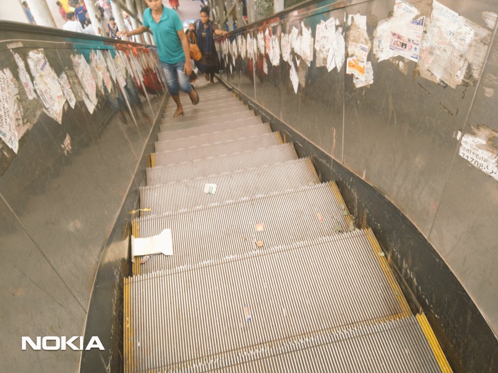 shreshthtomar's tweet photo. @PMOIndia @narendramodi @BJP4UP @dm_ghaziabad  @swachhbharat @SwachhBharatApp @GautamGambhir @BJP4Delhi @AAPDelhi @HRDMinistry @MinistryOfHRD @OfficialDMRC 
Here is the live Example of Swach bharat &amp; Vikasit bharat that Escalator isnt working frm last 2mnths &amp; dirty
At anad vihar https://t.co/snGUbAug3x