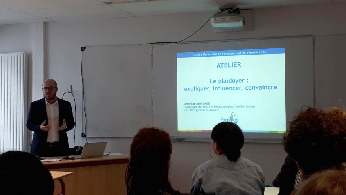 FamillesRurales's tweet photo. [32e Université de @i_engagement] les lauréats des promos automne 2018 &amp; printemps 2019 assistent à des ateliers de réflexion sur l'engagement.@FamillesRurales a co-animé avec @apfhandicap celui sur Le plaidoyer : expliquer, influencer, convaincre. #PromoIDE2019
#PromoIDE2018 https://t.co/TPmsX1tJqo