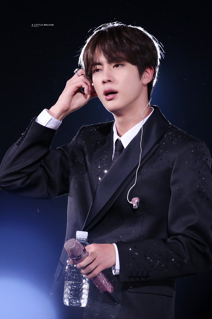seokjinfile's tweet photo. © ALittleBraver92
#방탄소년단진 #방탄진 #진 #석진 #JIN #BTSJIN #SEOKJIN https://t.co/Dx12kuceTL