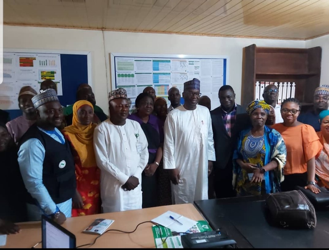 KwaraOnTop's tweet photo. His Excellency, Abdulrahman Abdulrazaq visited Kwara State #SERICC today.
He was received by the Perm Sec SMoH, ES SPHCDA, PM SERICC, PM SOML, NPHCDA, # WHO & members.
#ImprovingRIPerformanceInKwara
#SupportImmunization
#Ownership
#StakeholdersCommittment https://t.co/dpgvWw6St1