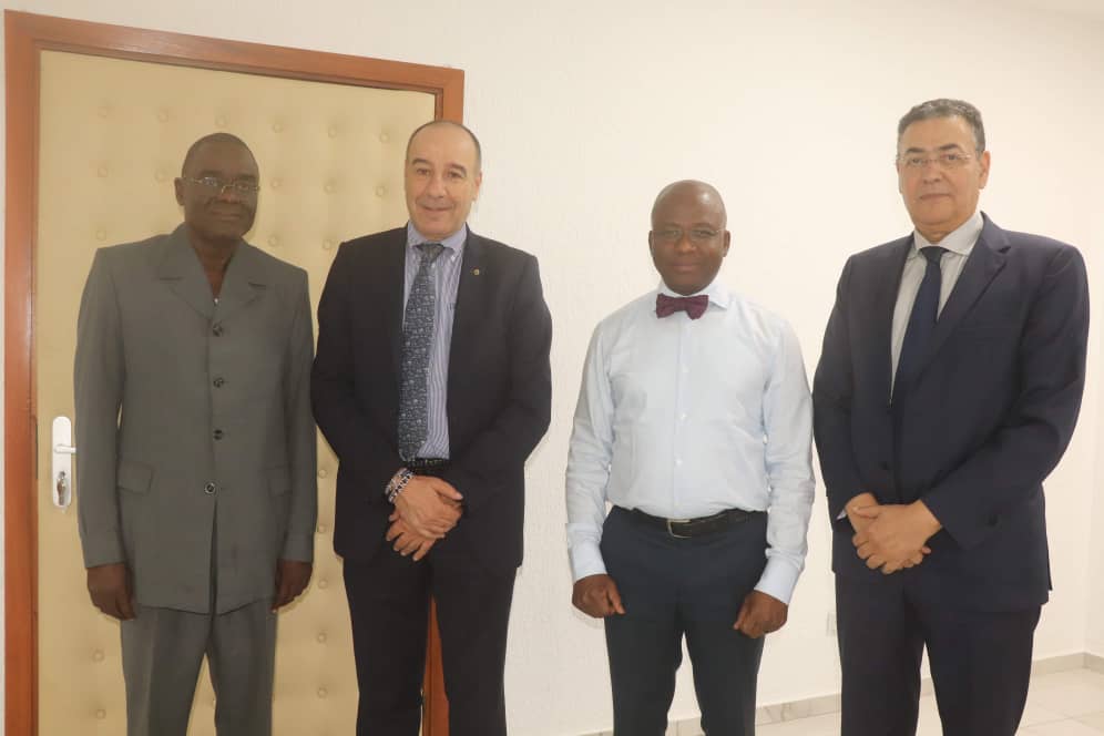 atlafco's tweet photo. Monsieur #Dosso Moussa, Ministre des ressources halieutiques et animales de la #Côte d’Ivoire et Président en exercice de la #COMHAFAT, recevant le secrétaire exécutif Mr Abdelouahed #Benabbou, le 28 Octobre 2019 à #Abidjan. https://t.co/x2lLRefUaP