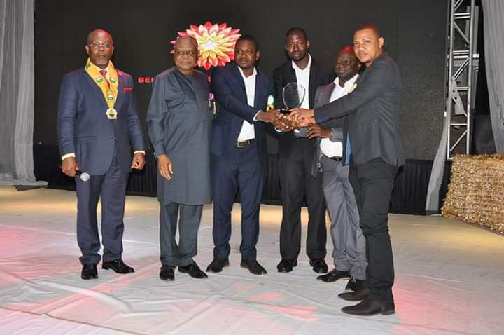 WaymediaE's tweet photo. WAYMEDIA EZE

Young, Bold and Future-Driven, Belemaoil Engineers Receive Nigerian Society of Engineers Recognition Award on behalf of their company at a recent event. 

#TrulyIndigenousWorldClassBrand 
#ChangingtheNarrative https://t.co/F80s0HirDB https://t.co/Z3pKK3pSYU