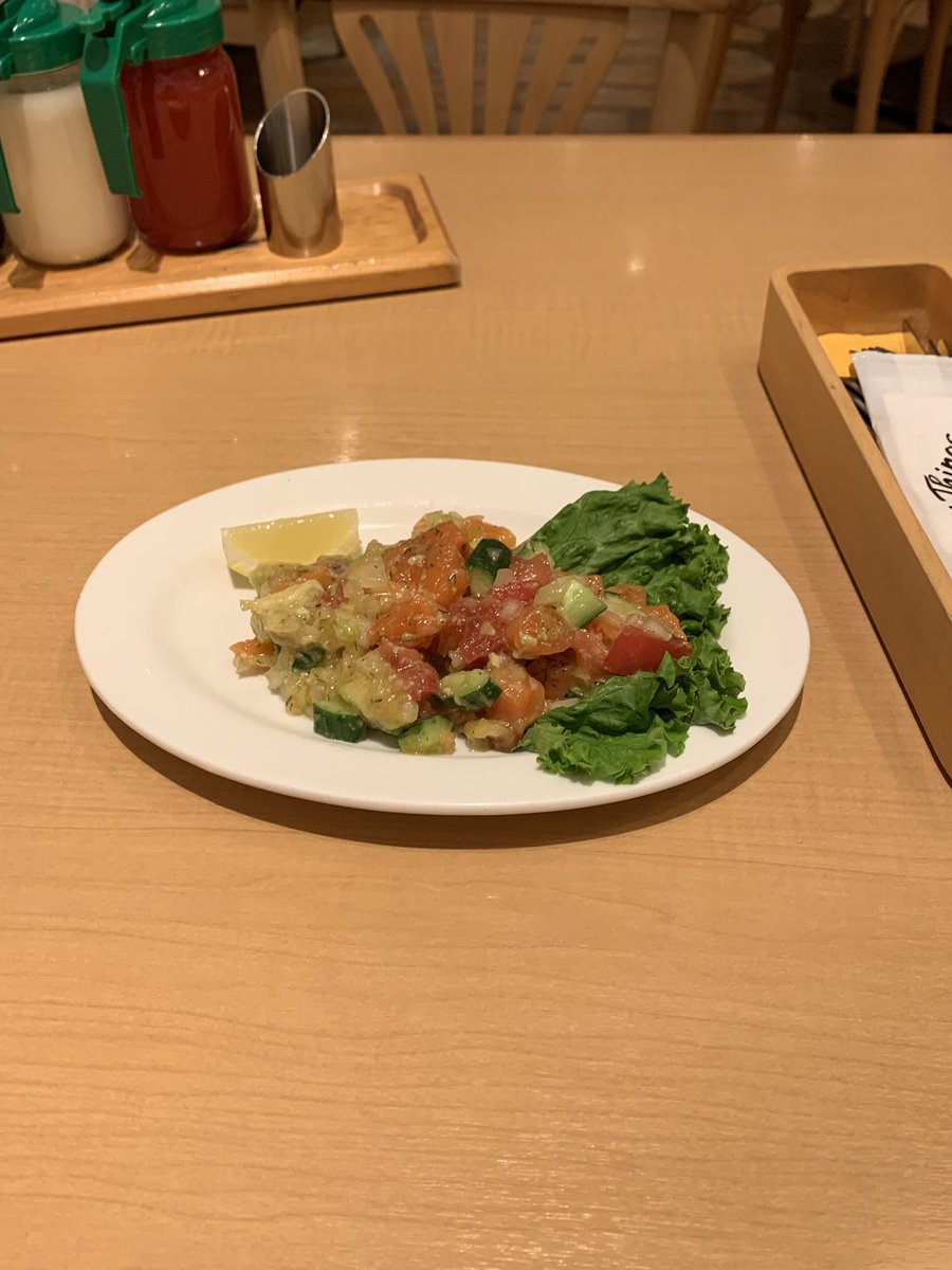 アニメ等好きな柚紗 久しぶりのエッグスシングスなう 初めてロミロミサーモン食べた 凄く美味しかった O ロコモコ丼も美味しかった 店内ハロウィン仕様だ さいたま新都心コクーンシティ 久しぶりの エッグスシングス 夜ご飯食べ