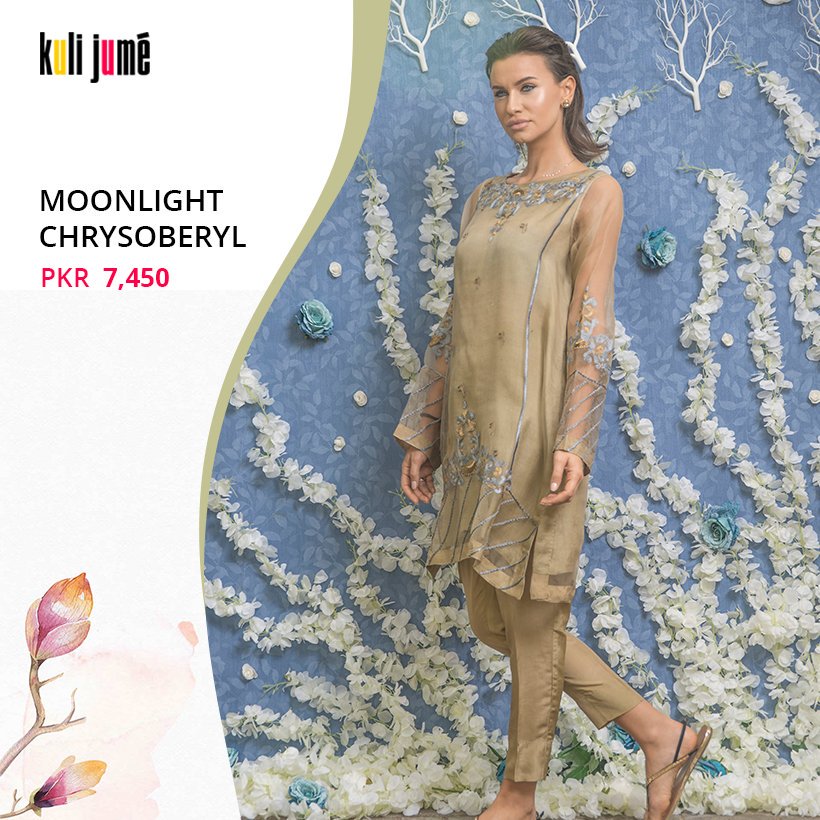 KuliJume's tweet photo. Moonlight Chrysoberyl
Composition of Premium Organza &amp; Grip Silk. Embroidery on the shirt front and sleeves, normal sides/chaak round shoulder shirt with boat neck.
Available Online
#kulijumé #moonlightChrysoberyl #premiumOrganza #gripSilk #kulijume #womenclothing #shoponline https://t.co/OKFZ40r4Vz