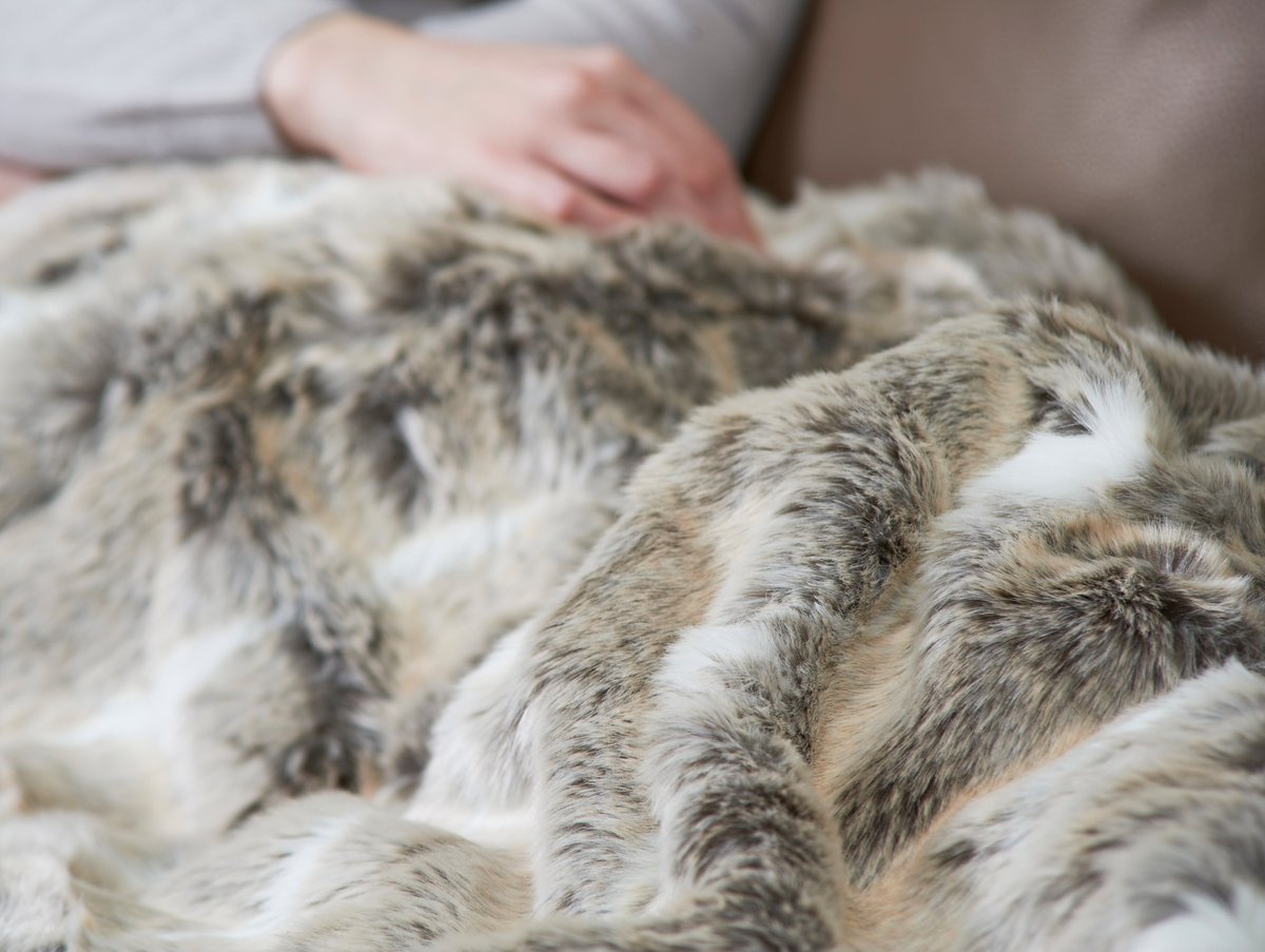 The nights are drawing in ... time to refresh your stock of snuggly faux fur throws! Check out our gorgeous range at bit.ly/2MTcbOS ... #SoFaux #WinterIsComing #SnuggleUp