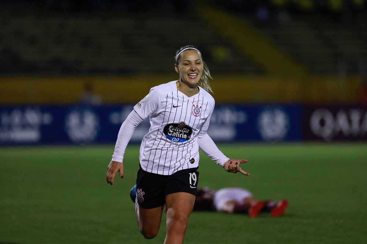 blog_mec's tweet photo. DONAS DA AMÉRICA🏆

Na final brasileira da @LibertadoresFEM, as meninas do @SCCPFutFeminino venceram as @guerreirasgrena por 2 a 0. Parabéns às Alvinegras que conquistaram o bi-campeonato da competição.

📸Conmebol #LibertadorasDaAmerica #BlogMec #FutebolFeminino #Corinthians https://t.co/2PSqbxBfBB