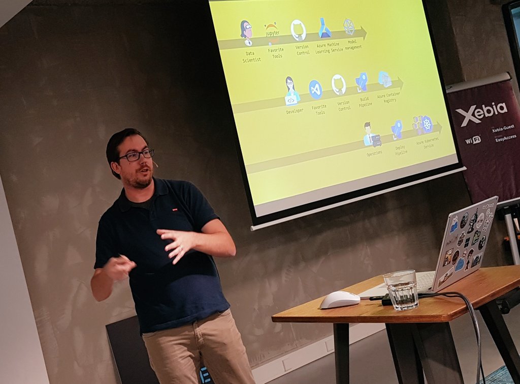 MSDev_NL's tweet photo. .@hboelman uses #Azure Machine Learning Service - and Azure Notebooks, via https://t.co/VCoOwtoR6r - to determine if an image features Homer or Marge - "very binary really", at #GoDataFest https://t.co/ixULqvGt3Q
