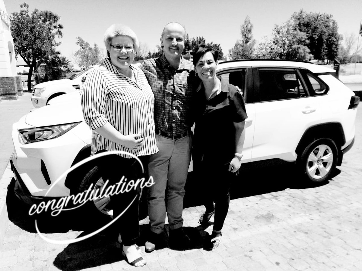 OM AAN JULLE TE KON AFLEWER IS SOOS OM KOEK VIR ONTBYT TE EET!

JP &amp; Dore Maritz, om in julle teenwoordigheid te kon wees was sommer net uit die maaglag lekker. 

Dankie vir die voorreg wat ek het om julle nou my familie te noem! 

#newcar #Toyota #lovemyjob #journey #family