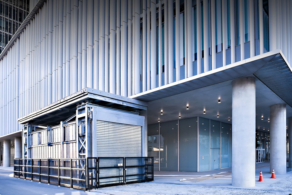 SERAPID, créateur de solutions d'élévation basées sur la Techno. de la Chaîne Rigide, lance une nouvelle gamme d'ascenseurs : SERAPID Lift Systems. 
Standards pour le transport vertical de voitures, camions ou marchandises: serapid-liftsystems.com
Doc: bit.ly/2pZbURy