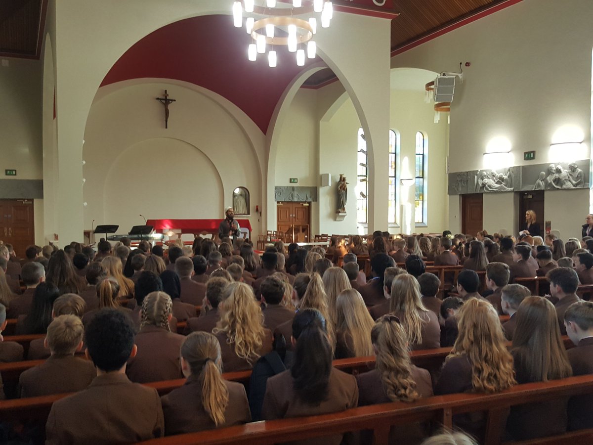 m_amejee's tweet photo. Thank you so much @tsc_re for inviting me to your school to speak about #Islam and #Muslims. You can be incredibly proud of your Year 8 @thornleigh - they were warm, welcoming, very courteous and a wonderfully lively and engaging group! #interfaith #Bolton https://t.co/JTE2X9gKoK