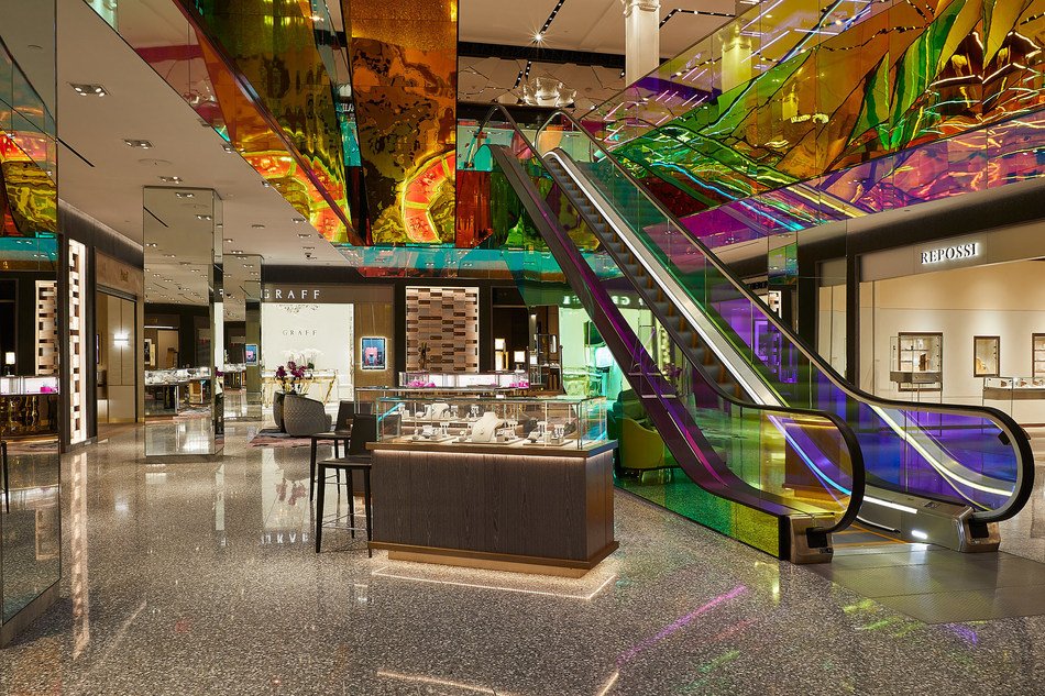 10 leading innovations in luxury retail that you should know about - bit.ly/2MSV7IJ #retail #luxuryretail #retailinnovation #retailstrategy #futureofretail #retail2019