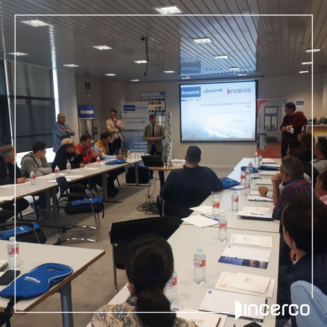 infoincerco's tweet photo. Curso de formación donde nuestro Dir. Comercial Pascual Rodriguez, ha participado junto a Giorgio Grillo,  Dir. General y Raúl Alcaina, Dir. Técnico y Comercial de Deceuninck España y Portugal

#Incerco #VentanaPVC #Deceuninck #TopQualityWindows  #VentanaProfesionales https://t.co/r9lZDiXnYM