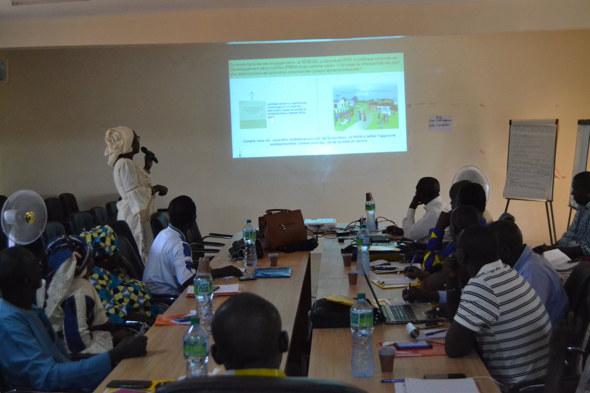 OSC_SUN_SENEGAL's tweet photo. Jour 2 Formation des #OSCs et #ANE de #Bambey sur la #nutrition et sur le #PSMN :
Communication sur le #PSMN par  la #ClmSenegal 

Le #Sénégal a fait de la lutte contre la #malnutrition une priorité dans le #PSE 
 #UNOPS_en #acfwestafrica #SUN_Movement #NutritionIntl https://t.co/5qtCkxaQxG