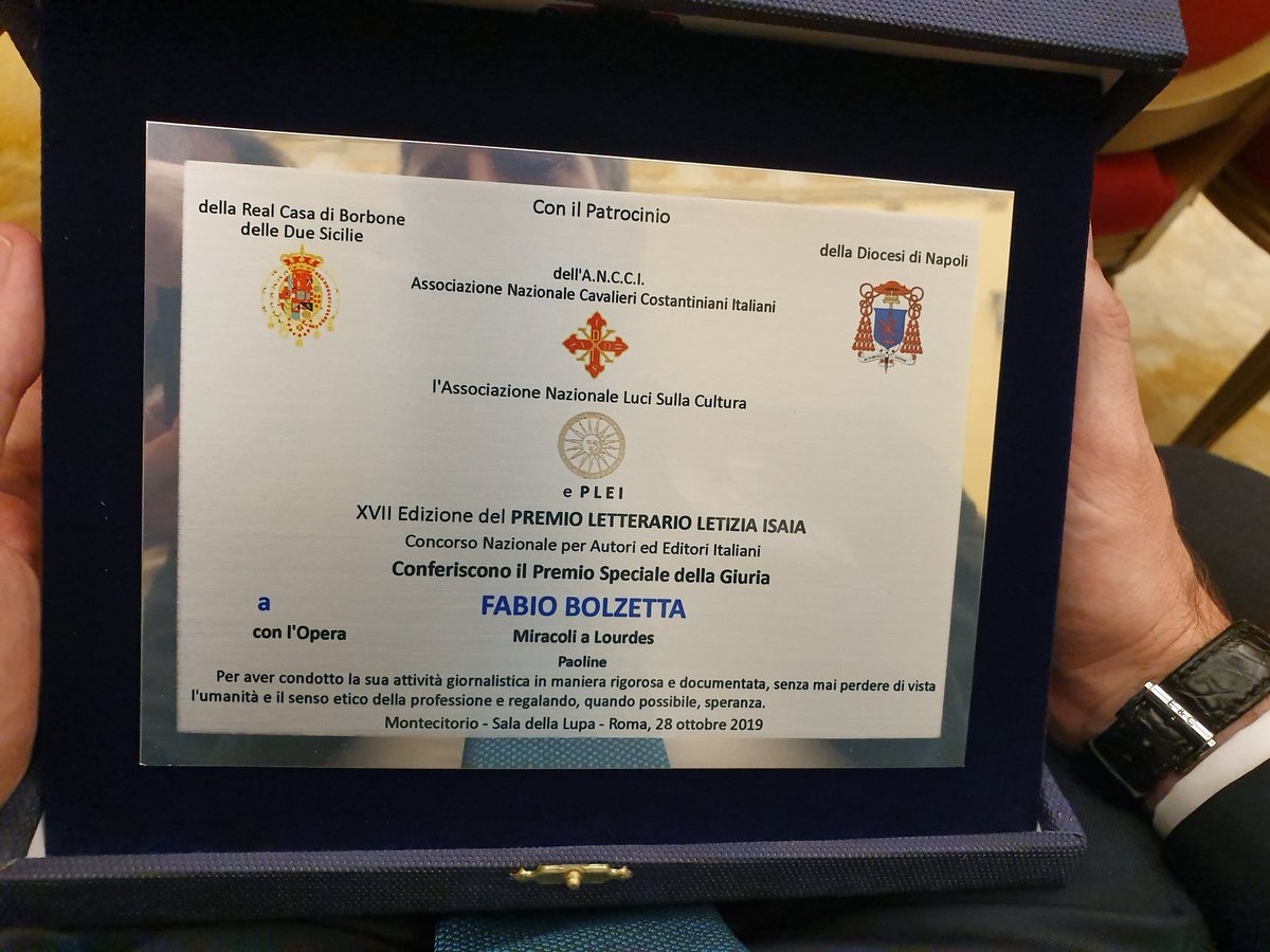 FabioBolzetta's tweet photo. Una giornata indimenticabile che ho dedicato a chi, nel silenzio, opera per chi soffre.
@Montecitorio Premio #LetiziaIsaia per il libro #MiracoliaLourdes @paoline_it
@Lourdes_recteur @hospitalitendl @lourdes_france @unitalsi_stampa #oftal @a_defranciscis #Lourdes #Miracoli https://t.co/3WWcyi88Xh