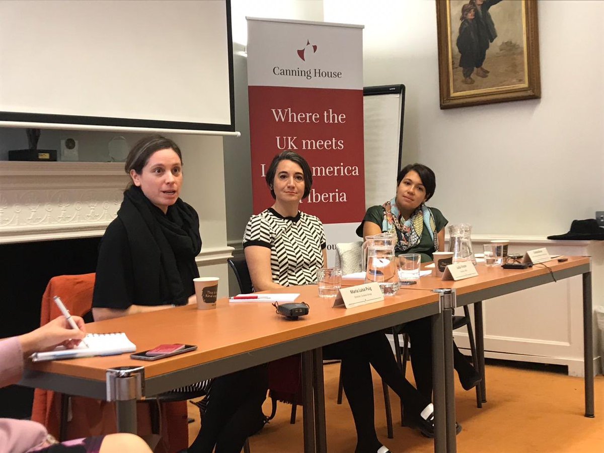 redmad_chile's tweet photo. 🔴 Ahora nuestra delegación #REDMAD se reúne con mujeres latinoamericanas que han alcanzado puestos de liderazgo en @Canning_House en Londres 🇬🇧 Compartiendo experiencias para promover el avance de la mujer. #MisionREDMAD #GenderEquality https://t.co/PmIKxjwkKl