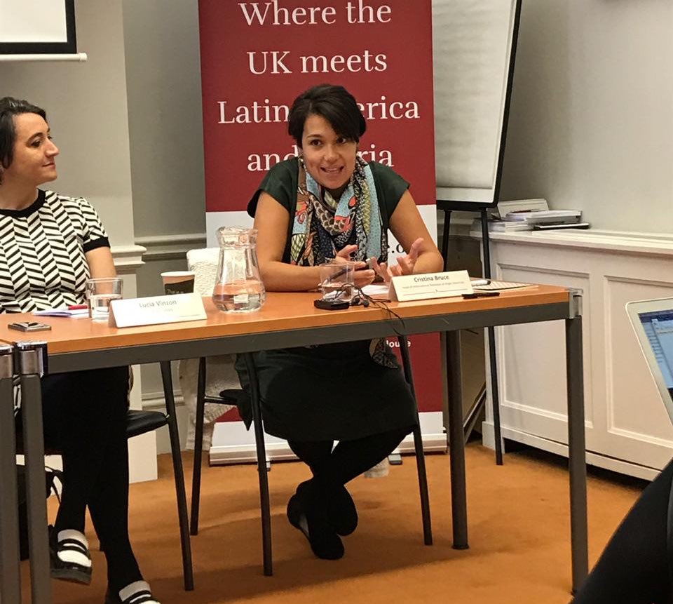 redmad_chile's tweet photo. 🔴 Ahora nuestra delegación #REDMAD se reúne con mujeres latinoamericanas que han alcanzado puestos de liderazgo en @Canning_House en Londres 🇬🇧 Compartiendo experiencias para promover el avance de la mujer. #MisionREDMAD #GenderEquality https://t.co/PmIKxjwkKl