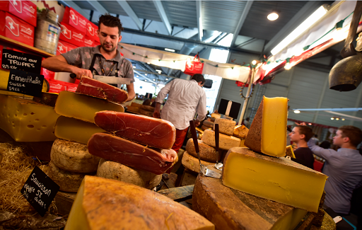 Rendez-vous du 8 au 11 Novembre pour rencontrer les 250 exposants et découvrir les 2 Univers : "Vins &amp; Terroirs" et "Chocolat etc." sur le #salongourmandrouen 🍫🍽

Infos et billetterie sur : salongourmandrouen.com
Production <a href="/RouenExpo/">RouenExpoEvenements</a> #parcexporouen #terroir #rouen #evenement