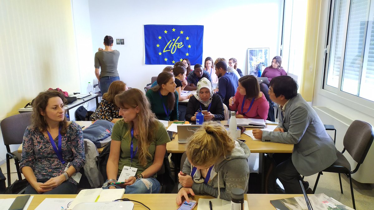 GAMECSIC's tweet photo. The participants fully envolved in the practice case of a saltmarsh study, designing a sampling plan #ceabsbc #gamecsic #ceabcsic #lifenatura #lifebluenatura #bluecarbon @lifebluenatura @ceabcsic @LIFEprogramme https://t.co/aiTNv71K5u