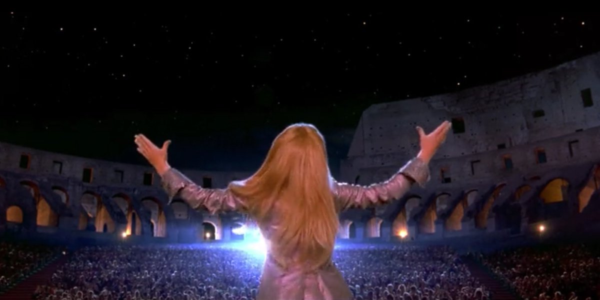 Cinematic parallels:
#LM5TheTour Sheffield (2019)
The Lizzie McGuire Movie (2003) 😂😂