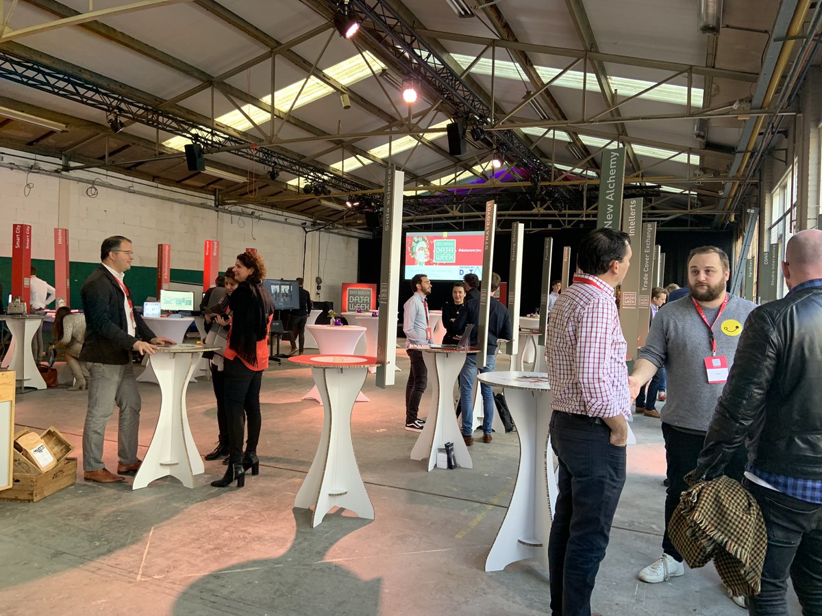De voorbereidingen <a href="/Grasso_denbosch/">Grasso</a> zijn in volle gang! Ondernemers verzamelen zich op de #ondernemersdag om zich te presenteren! @BoschDataWeek! #datavoorjou @bim_denbosch @vnoncwbz <a href="/Rabobank/">Rabobank</a> <a href="/shertogenbosch/">'s-Hertogenbosch</a>